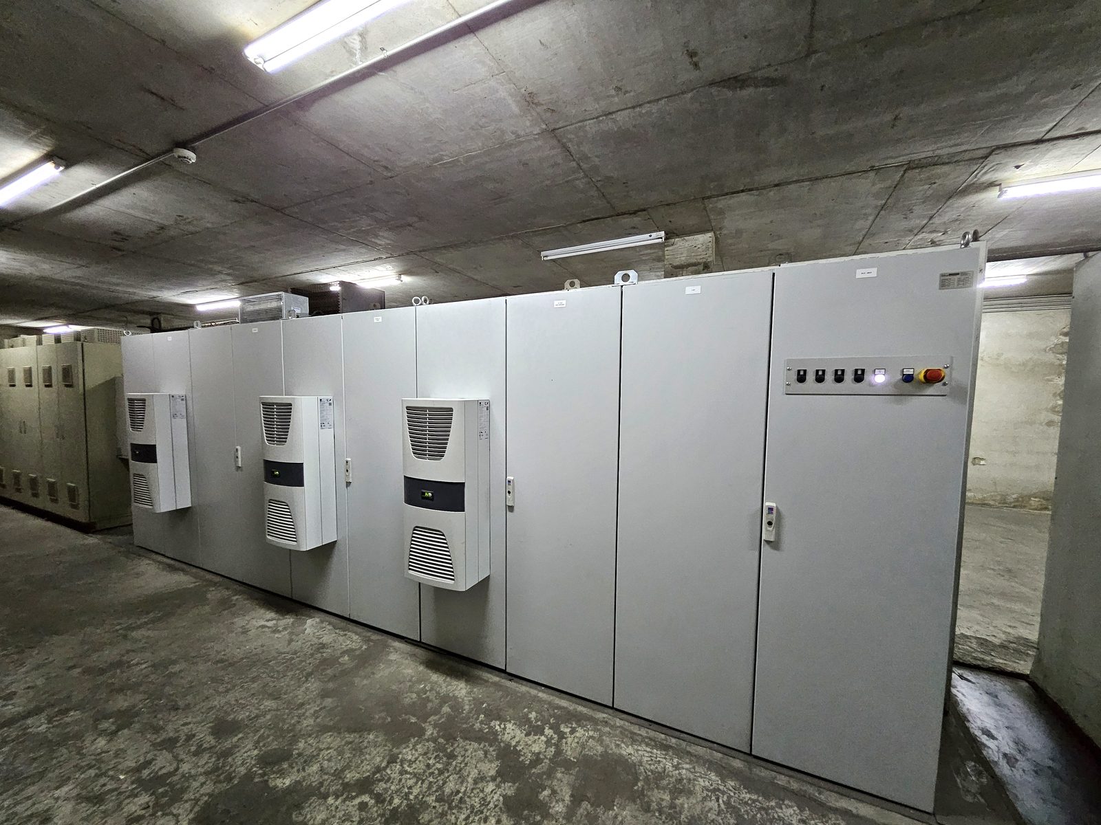 Wire drawing line electrical room